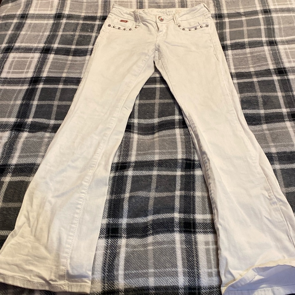 White jeans. size 5. width: 29 length:34